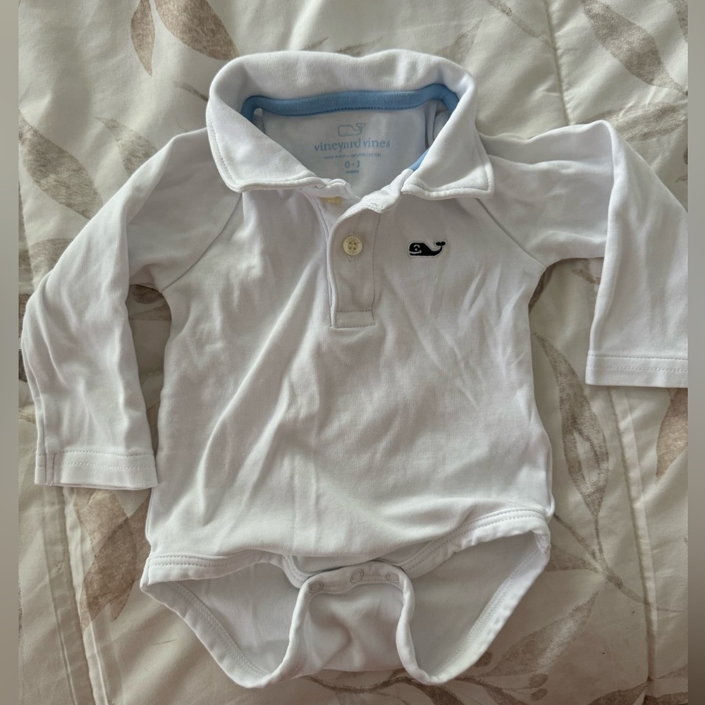0-3 month baby but Vineyard Vines onesie
